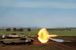 Milan Sports-PSG防线漏洞被切尔西前锋多次利用，切尔西后防线