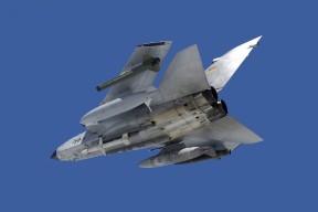 米兰体育APP-五大联赛球队如何依赖本土青训体系实现阵容接力，五大联赛各球队的关系