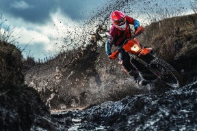 AC米兰-欧洲杯激情再燃：逆转、绝杀、精彩纷呈，欧洲杯让你心碎