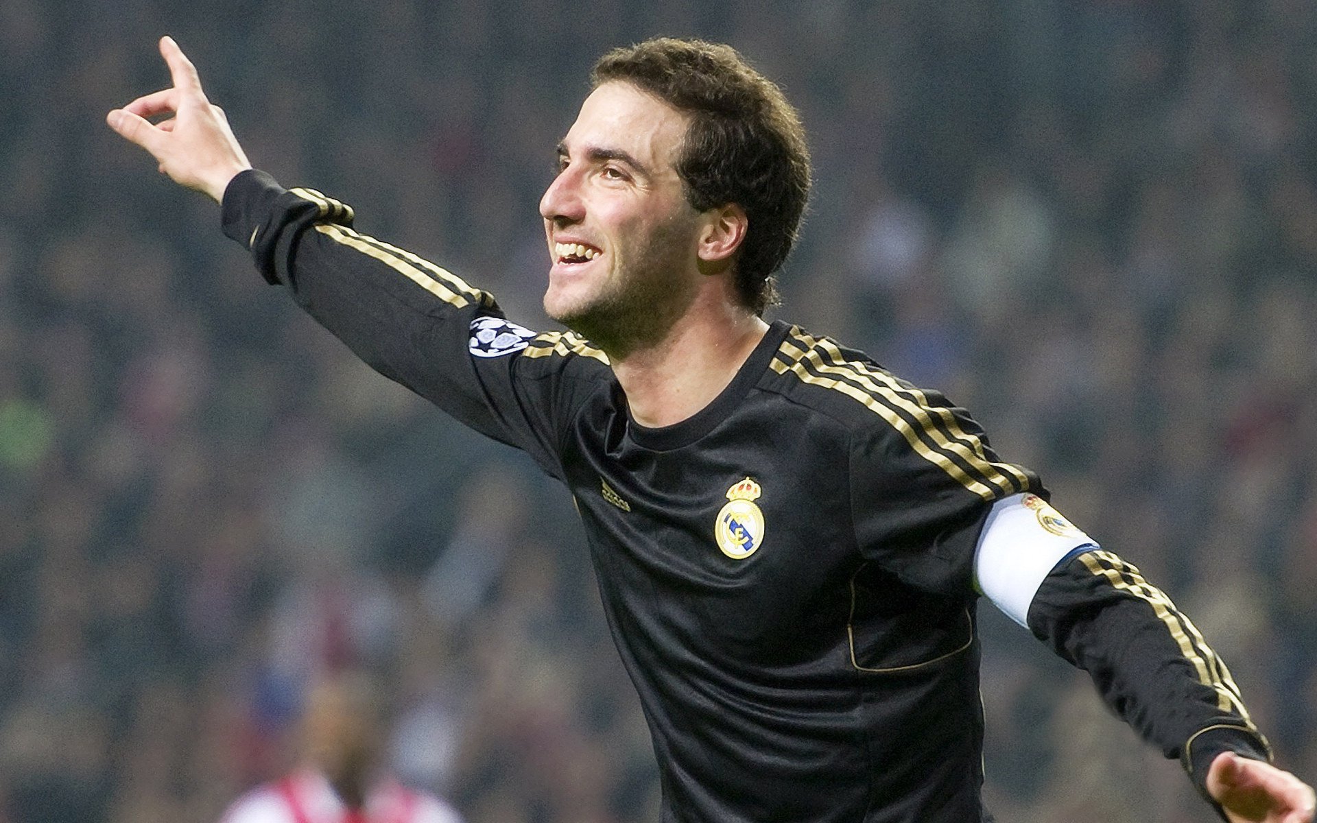 世界杯公益赛落幕 传奇球星重返赛场为慈善助力