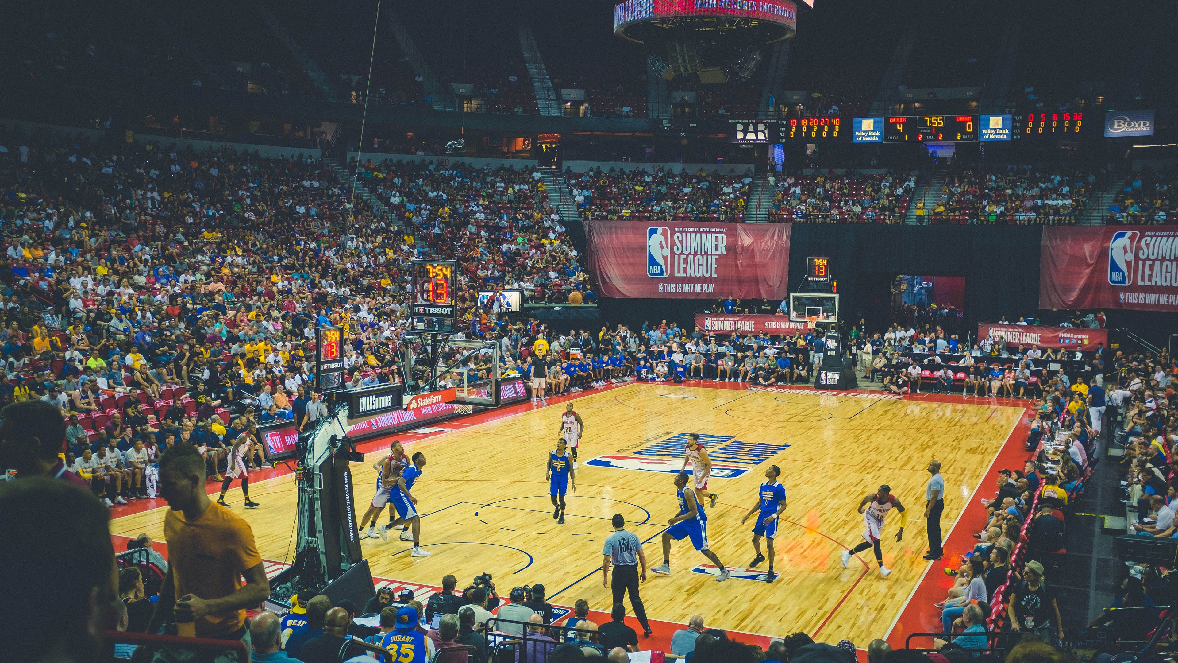 电子飞镖酒馆联赛 累积分站成绩打造“社区飞镖王”